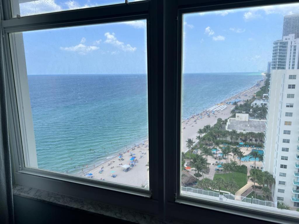 Penthouse Beach Front 1St Line, 2 Bedroom 2 Ba, New Decoration & Furnitures, Unobstructed View Of The Beautiful Atlantic, Free Parking Hollywood Bagian luar foto