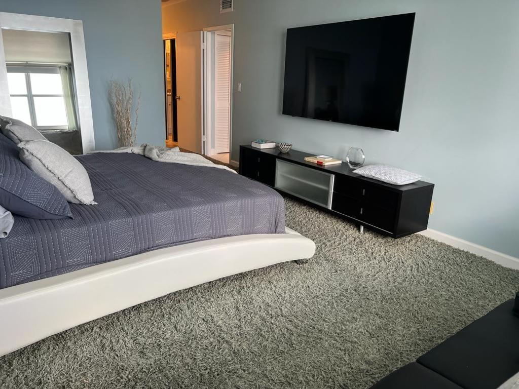 Penthouse Beach Front 1St Line, 2 Bedroom 2 Ba, New Decoration & Furnitures, Unobstructed View Of The Beautiful Atlantic, Free Parking Hollywood Bagian luar foto