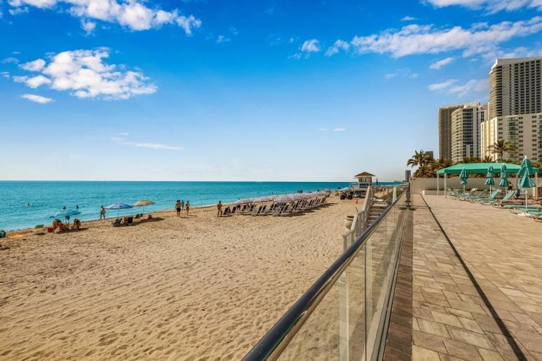 Penthouse Beach Front 1St Line, 2 Bedroom 2 Ba, New Decoration & Furnitures, Unobstructed View Of The Beautiful Atlantic, Free Parking Hollywood Bagian luar foto